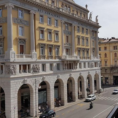 Trieste Center Rooms & Apartments - Fiori Di Τεργέστη Εξωτερικό φωτογραφία