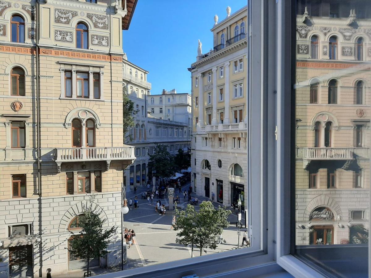 Trieste Center Rooms & Apartments - Fiori Di Τεργέστη Εξωτερικό φωτογραφία